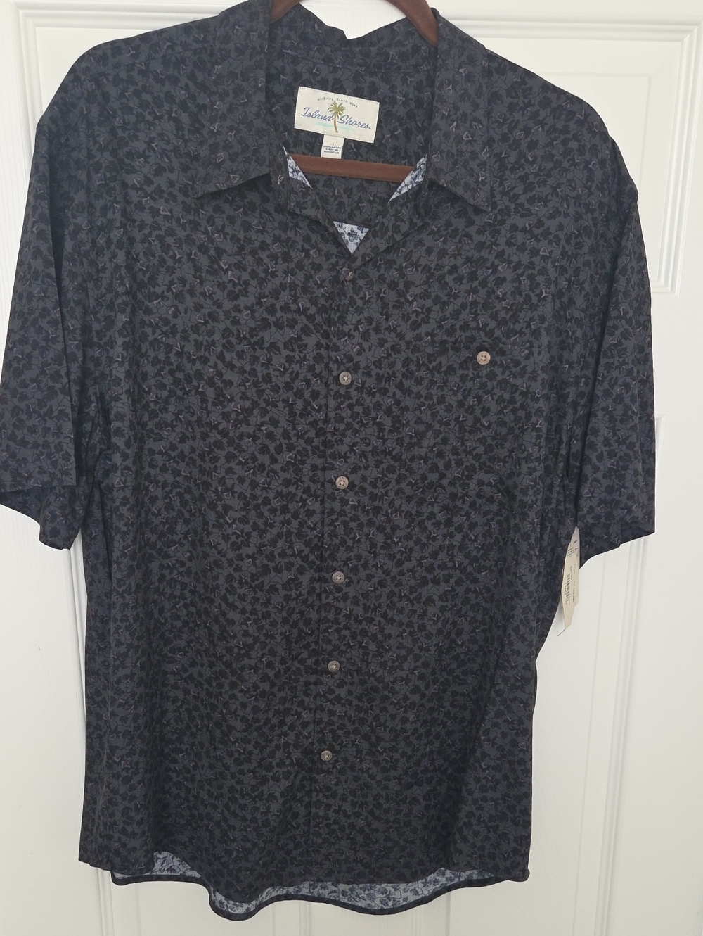 Island Shores Men’s Black Short-Sleeve Casual Button-Down Shirt